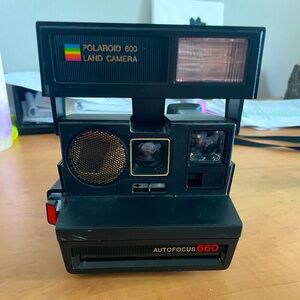 Polaroid 600 Land Camera Autofocus 660